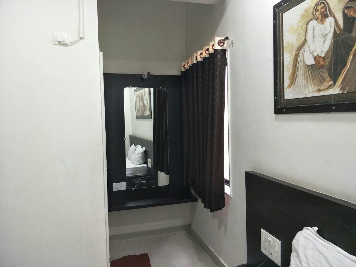 Hotel Gayatri Dwārka 外观 照片